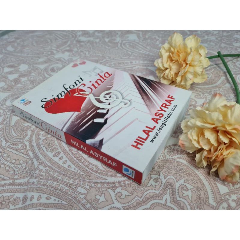 Symphony of Love โดย Hilal Asyraf