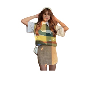 chuuchop_พร้อมส่ง(C7269) 🦕 PINE PEACE vest เสื้อกั๊กสีเขียวลายกราฟิกผ้าไหมพรม