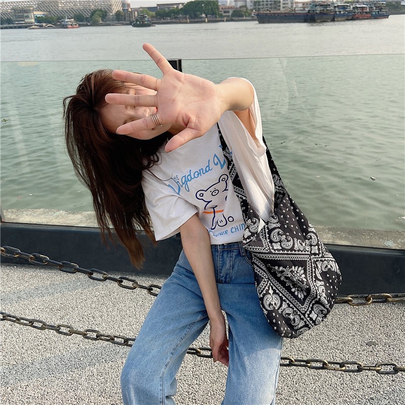 C103 ส่งจากไทย กระเป๋าสะพายผ้าทิ้ง น้ำหนักเบา น่ารักสุดๆ ขนาด 17 นิ้ว ราคา ถูกที่สุด ดีลบีเคเค แกลเลอรีภาพที่ 4