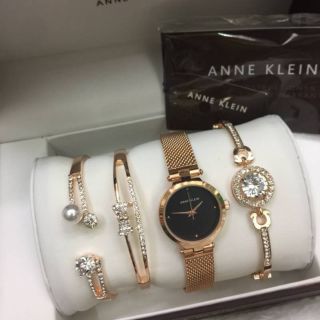 ANNE KLEIN