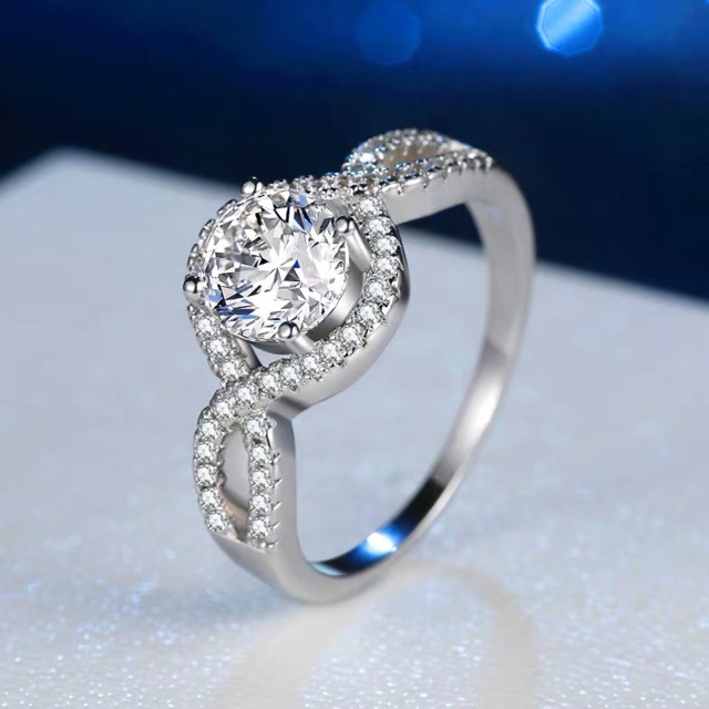 แหวนเพชร Cz Dimond ทรงเกลียวล้อมเพชร Silver 925
