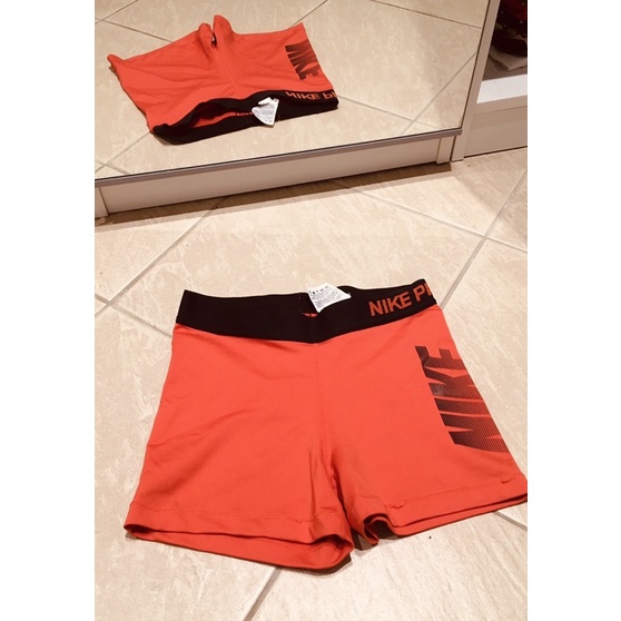 NIKE pro shorts S red กางเกงขาสั้นผู้หญิง gym
