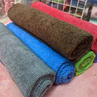 ผ้านาโนไมโครไฟเบอร์เช็ดรถ โต๊ะ กระจก ขนาด 16x16 นิ้ว ใช้ดีมาก ไม่อมฝุ่น
