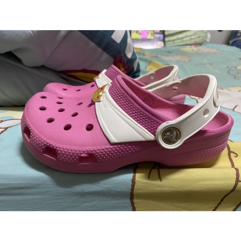 Crocs Disney Aurora Clogs Little Girl's รองเท้าเจ้าหญิง มือสองของแท้ 100% J1(21-21.5 cm)วัดใน
