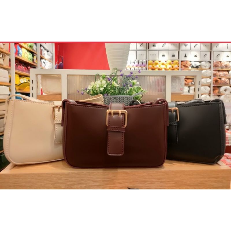 Miniso Official กระเป๋าสะพายข้างพร้อมหัวเข็มขัด / กระเป๋าสะพาย miniso / กระเป๋าแฟชั่น