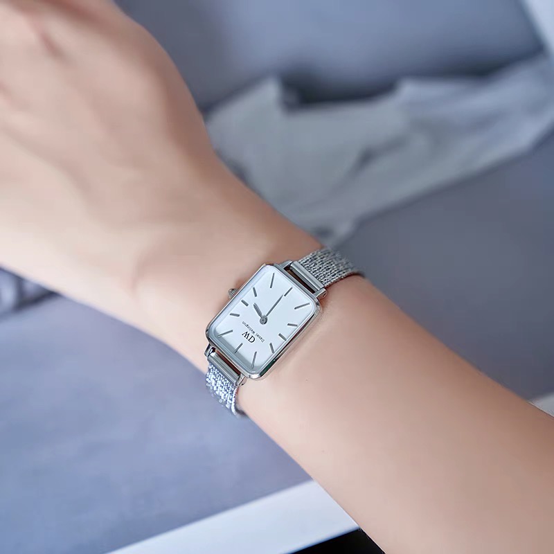DW- Quadro ขนาด 20x26mm / 29x36.5mm นาฬิกาข้อมือชาย-หญิง สไตส์หรูหรา