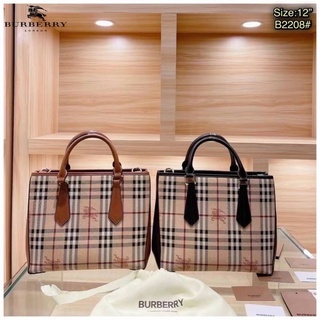 กระเป๋าสะพายข้าง Burberry size 12”