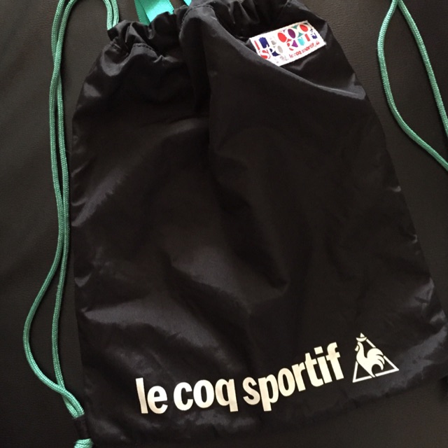 กระเป๋าเป้ Le coq sportif มือสอง สภาพ 90% สูง15 นิ้ว กว้าง 13 นิ้ว ส่งฟรี