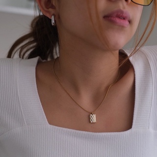 Bemet white square necklace