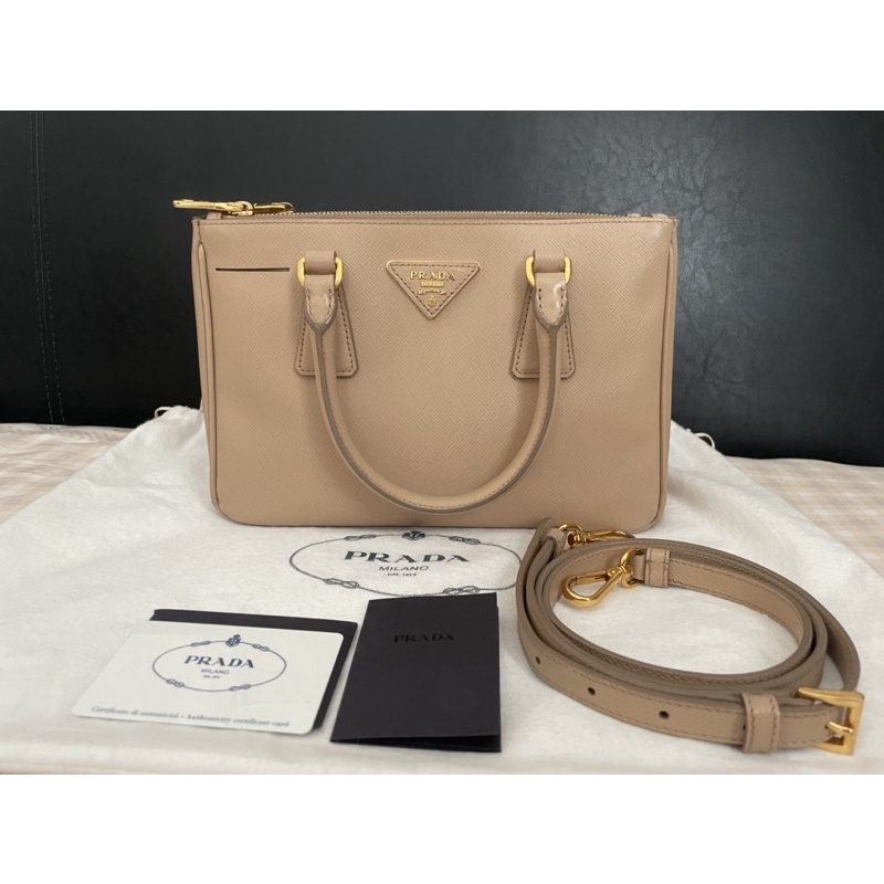 Used Prada saffiano 25