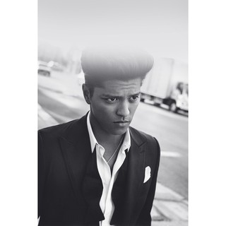 โปสเตอร์ Bruno Mars บรูโน มาส์ Music Poster ตกแต่งบ้าน รูปภาพ ภาพถ่าย โปสเตอร์วินเทจ โปสเตอร์วงดนตรี โปสเตอร์ติดผนัง
