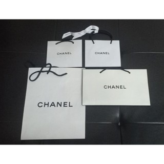 ถุงกระดาษ CHANEL แท้ขายเป็นsetจ้า💕 คละไซส์มือสองมีรอยการใช้งานบ้าง ก่อนซื้อโปรดทำความเข้าใจค่ะ😊