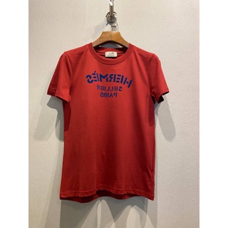 HERMES SELLER PARIS FLIP LOGO PRINT T-SHIRT เสื้อยืดคอกลมแขนสั้น แบรนด์แอร์เมส สกรีนตัวหนังสือกลับด้าน