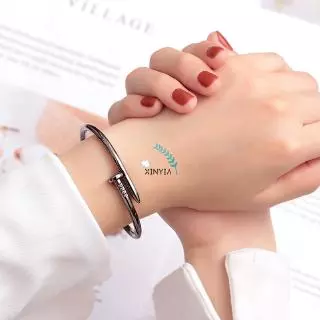 🔥XINYIA🔥กำไลข้อมือเหล็กไทเทเนียม รูปตะปู แฟชั่นเกาหลี สำหรับผู้หญิง 2024