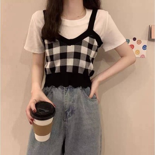 เสื้อครอปสายเดียวไหมพรมลายสก็อต คอวี เอวลอย แมทได้หลายสไตล์ Free Size
