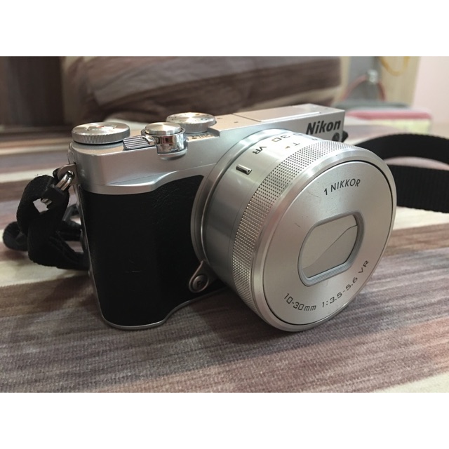 กล้องถ่ายรูป ยี่ห้อ Nikon รุ่น J5