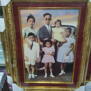 กรอบรูป​ทอง​ ร.9, รูปรวมขอบผ้าสีแดง​ 10*15นิ้ว​ ร.9, ครอบครัว, รวมรัชกาล เลือกรูปในแชทนะคะ