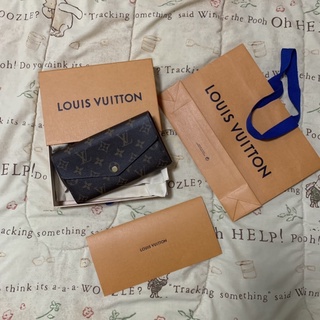 กระเป๋าสตางค์ใบยาว Louis Vuitton รุ่น Sarah👝