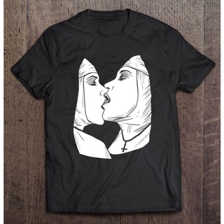เสื้อยืดวินเทจใหม่ เสื้อยืดลําลอง แขนสั้น พิมพ์ลาย Lesbian Kiss Nun Bondage Satanic Bdsm แฟชั่นสําหรับผู้ชาย 2022S-5XL