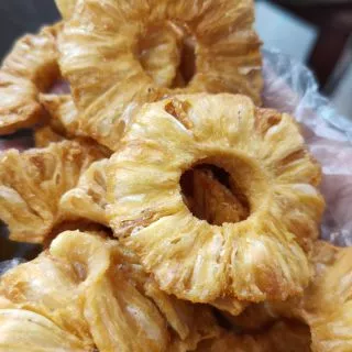 สับปะรดสุกอบกรอบ รสธรรมชาต ขายถูกมาก หวานอมเปรี้ยว กรอบ อร่อย ไม่ปรุงแต่ง