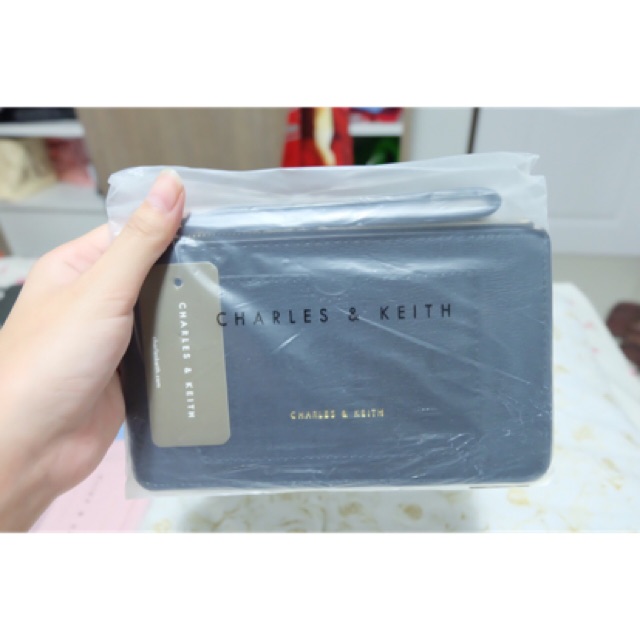 Charles&Keith