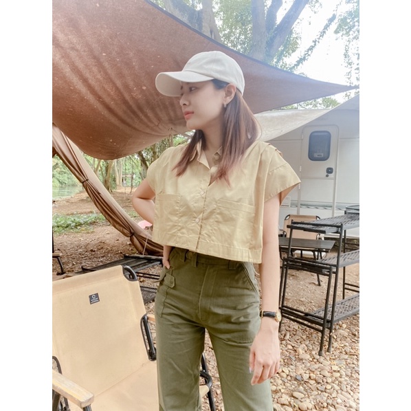 𝐉𝐮𝐦𝐩 𝐜𝐫𝐨𝐩 𝐭𝐨𝐩 เสื้อครอป สไตล์แคมป์ปิ้ง ทรงแขนล้ำ ดีเทลน่ารักมาก