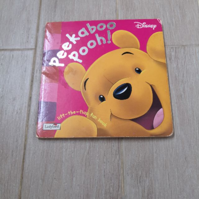 หนังสือปกแข็ง Disney Peekaboo Pooh สินค้า มือ 2 | Shopee Thailand