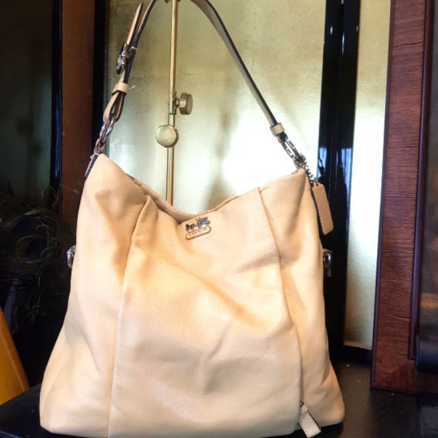 **Used ** กระเป๋า coach แท้100% crossbody