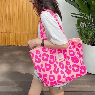 กระเป๋าผ้า รุ่น Pink leopard bag สีชมพูสดใสสุดๆ ส่งฟรีจ้า