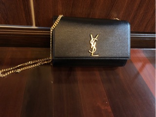 หมอนดันทรงกระเป๋า YSL (Yves Saint Laurant) Large Kate