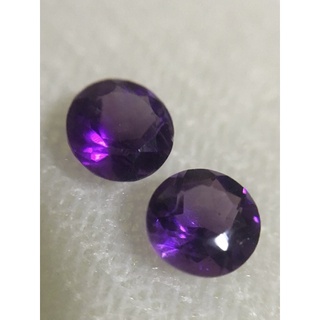 AMETHYST อเมทิสต์ แท้ 2 เม็ด  0.86 กะรัต จับคู่สำหรับทำต่างหู สีสวยสดมาก สวยมากค่ะ