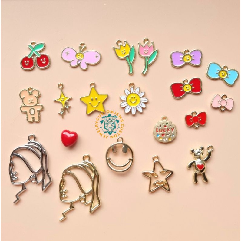 จี้หน้ายิ้ม จี้ดอกไม้หน้ายิ้ม ลูกปัดหน้ายิ้ม DIY จี้สร้อยคอ จี้ยิ้ม (1ชิ้น)