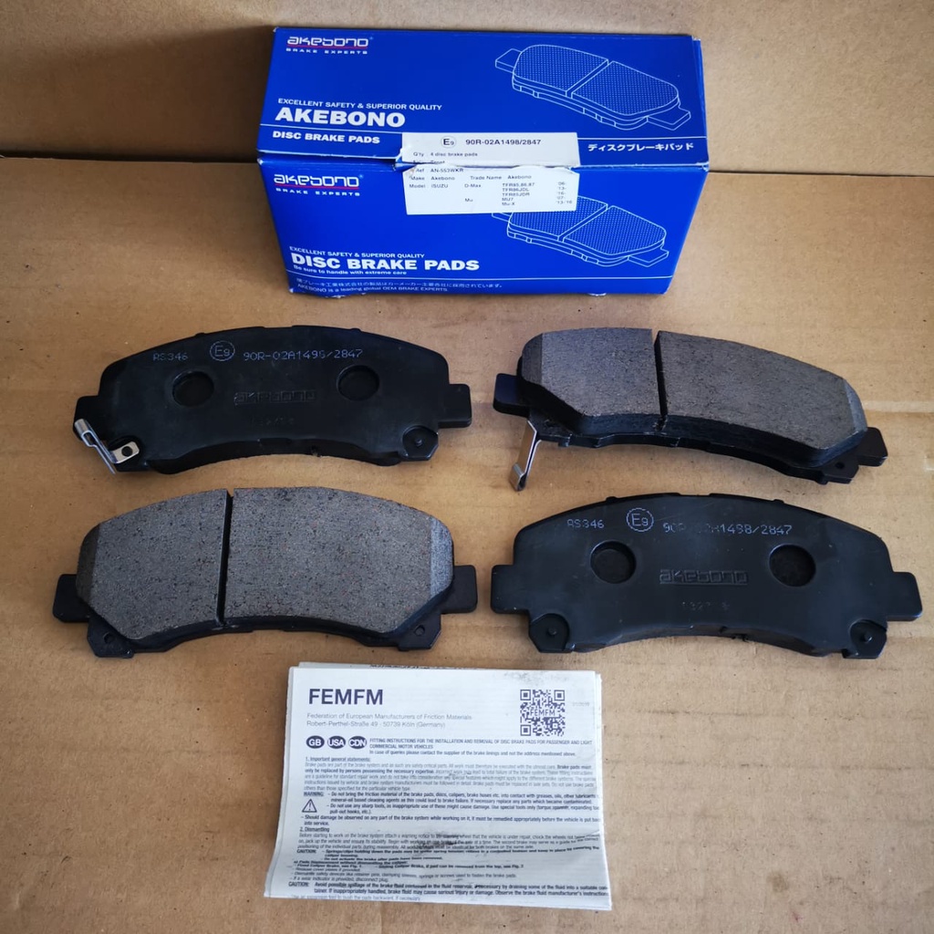 Akebono ISUZU DMAX Vcross RT50 4WD 2.5 3.0 MUX COLORADO ผ้าเบรคหน้า (Akebono Japan)