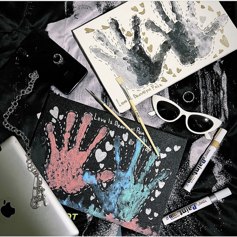 Hitam PUTIH Diy Handprint Painting KIT Cap 2 Hands, Painting Canvas Uk 20x30 [ผ้าใบสีดํา] [ผ้าใบสีขาว] รวม [ขาตั้งขาตั้งกล้อง, แปรง, เครื่องหมายสีทอง/ขาว]