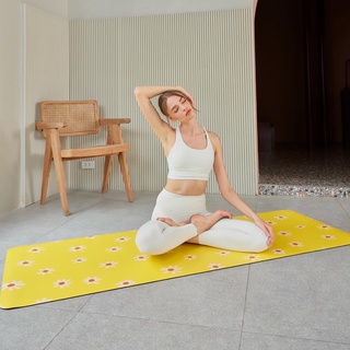 เสื่อโยคะ Yoga Mat  ลาย Daisy สีเหลือง เสื่อออกกำลังกาย ยางพาราเคลือบ PU คุณภาพพรีเมียม ไม่ลื่น  หนึบมือ พร้อมส่งจากไทย