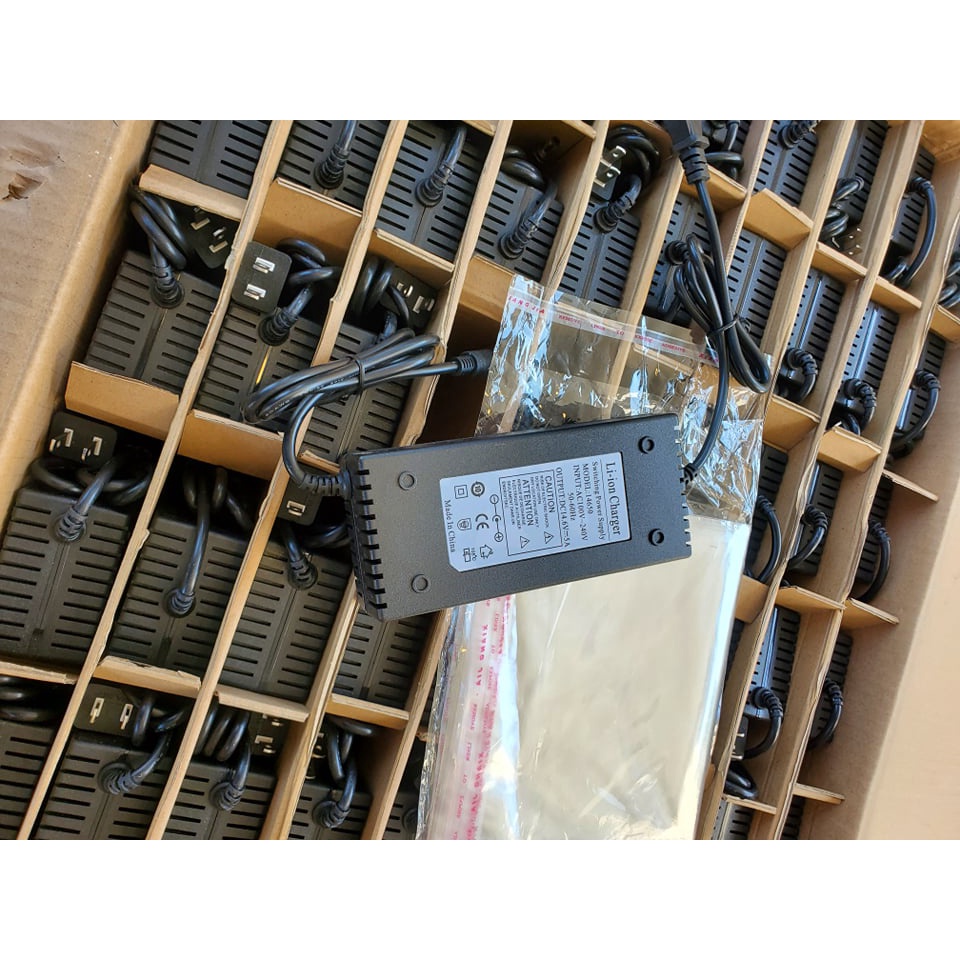 DIYsound เครื่องชาร์จแบตลิเธียมฟอสเฟต LiFePO4 32650 32700 14.6V 21.9V 29.2V 21v 12v 4s/6s/8s 5A 10A ที่ชาร์จแบต lifepo4 ที่ชาร์จแบตรถ12v ที่ชาร์ตแบต 12v Battery Charger