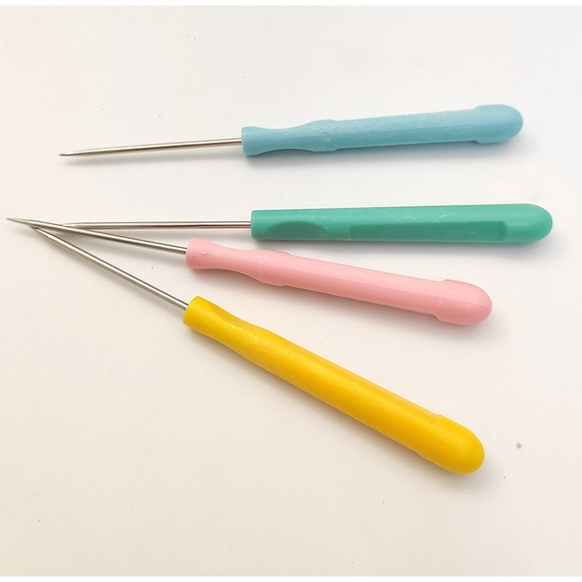 เหล็กแหลมเจาะผ้า ดันมุมผ้า ยาว 13 cm. สุ่มสี (1 ชิ้น)