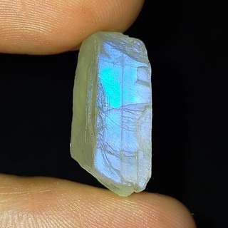 พลอย ก้อน ดิบ มูนสโตน มุกดาหาร เหลือบ ฟ้า น้ำเงิน ธรรมชาติ แท้ ( Natural Rough Blue Flash Moonstone ) หนัก 15.84 กะรัต