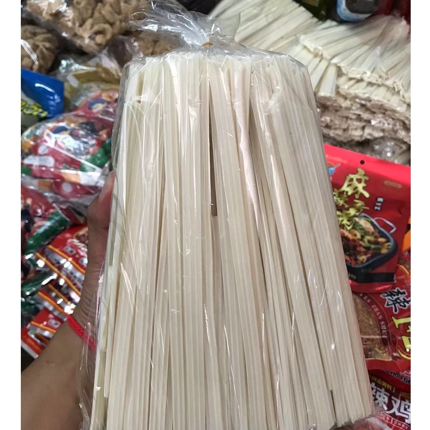 เส้นเล็กหม่าล่า เส้นมันเทศ 1kg (麻辣红薯粉条细）ขนาด 1 kgเส้นเหนียวนุ่ม กินคู่กับชาบูหม่าล่า ของดีต้องลอง รับประกันความอร่อย ราคา ถูกที่สุด ดีลบีเคเค แกลเลอรีภาพที่ 3