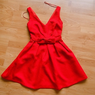 Dress แบรนด์ Miss selfridge สีแดง มือ2 สภาพมือ1 size eu 40