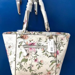 กระเป๋าสะพาย GUESS FLORAL KAMRYN TOTE BAG