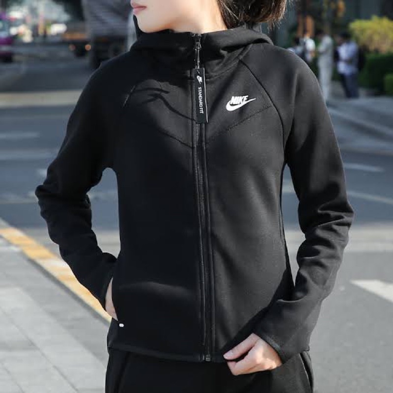 เสื้อมีฮู้ดซิปแขนยาว Nike Sportswear Windrunner Tech Fleece