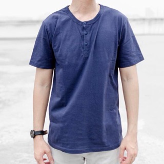 Basic button neck short sleeved t-shirt