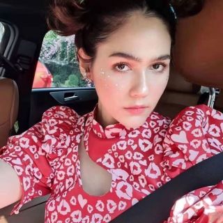 แม๊กซี่เดรสลายเสือสีแดงสดใส เจาะไหล่ด้านหน้า​เกร๋ๆ