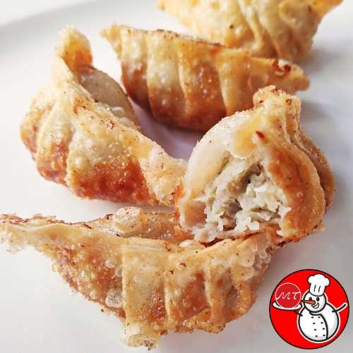 เกี๊ยวซ่าไก่ 20ชิ้น ตราสุรพล แถมฟรีน้ำจิ้ม