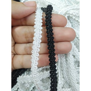 ริบบิ้นลูกไม้ ลายรวงข้าว ขาว/ดำ  แบ่งขาย 5 หลา 60 บาท