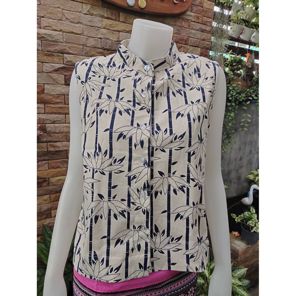 L2-23 รหัส M221 เสื้อผ้าฝ้ายสีขาวนวลธรรมชาติ เข้ารูป เสื้อแขนกุด ลายไผ่