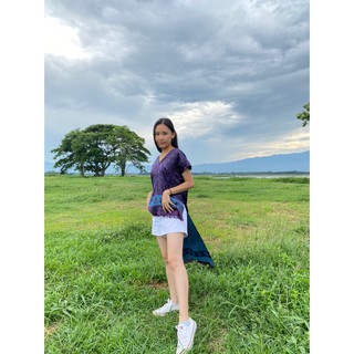 เสื้อหน้าสั้นหลังยาว (E11)  เสื้อคอวี เสื้อแฟชั่นผู้หญิง เสื้อผู้หญิง  งานผ้าไหม เสื้อผ้าไหม สวมใส่สบาย หน้าสั้น หลังยาว
