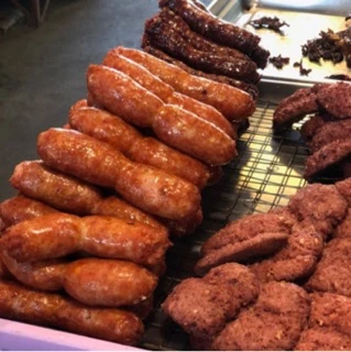 ไส้กรอกอีสาน หมูล้วน 100% อารีแดดเดียว ไส้กรอกอีสานมันน้อย (รอบส่ง08/05/69)