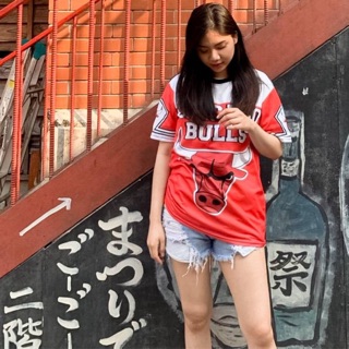 เสื้อยืด &amp; เดรสลายchicacobulls